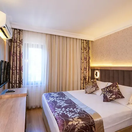Отель Kandelor 4*